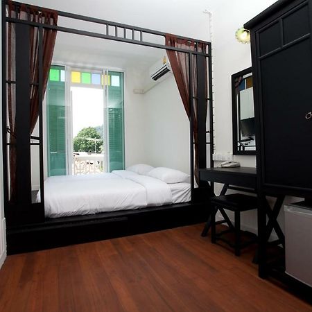 99 Oldtown Boutique Guesthouse Sha Extra Plus Phuket Dış mekan fotoğraf