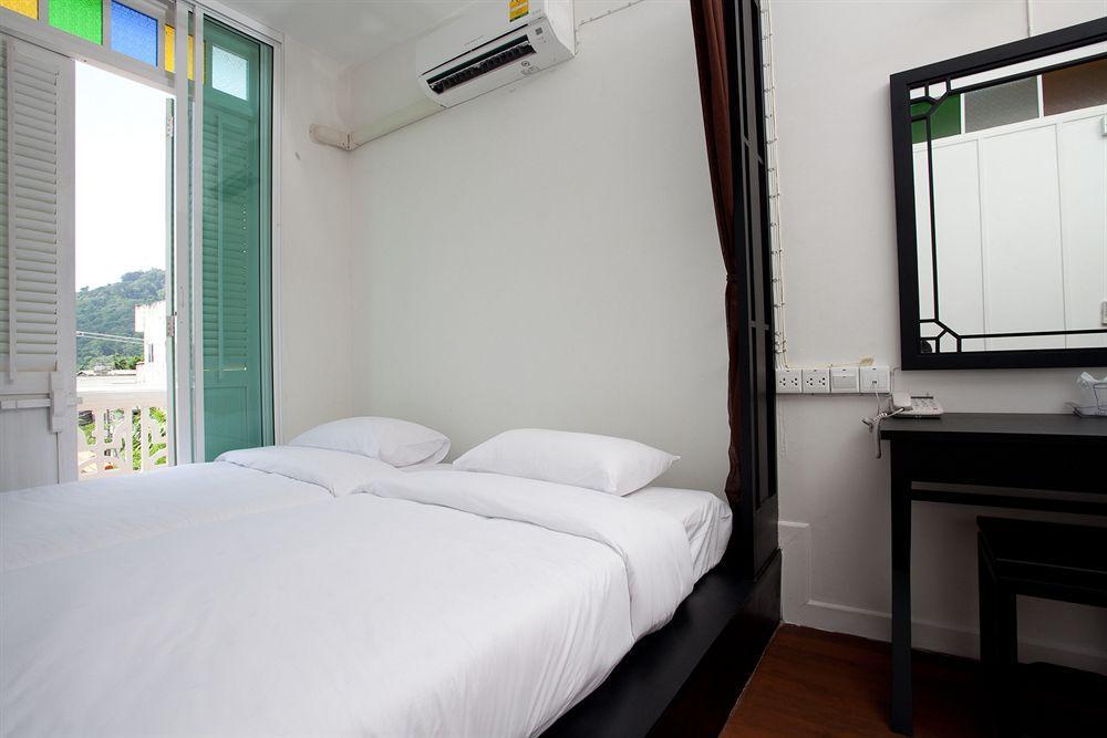 99 Oldtown Boutique Guesthouse Sha Extra Plus Phuket Dış mekan fotoğraf