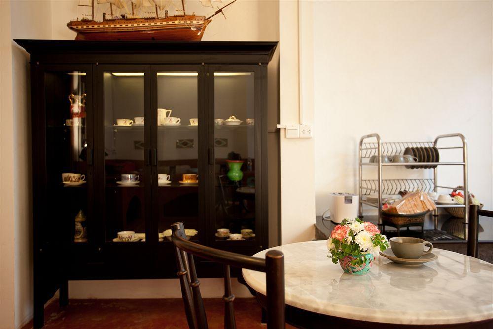 99 Oldtown Boutique Guesthouse Sha Extra Plus Phuket Dış mekan fotoğraf