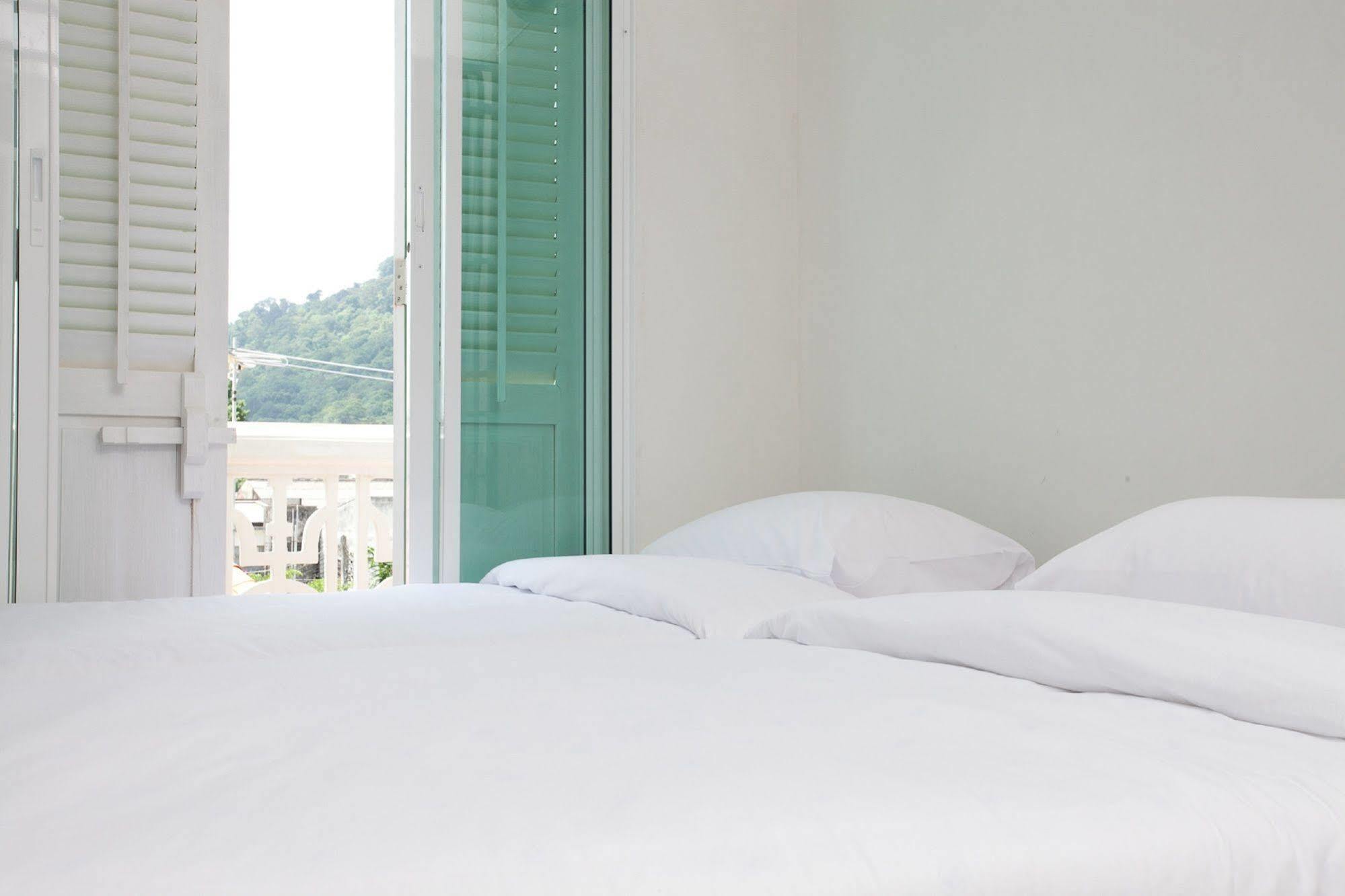 99 Oldtown Boutique Guesthouse Sha Extra Plus Phuket Dış mekan fotoğraf
