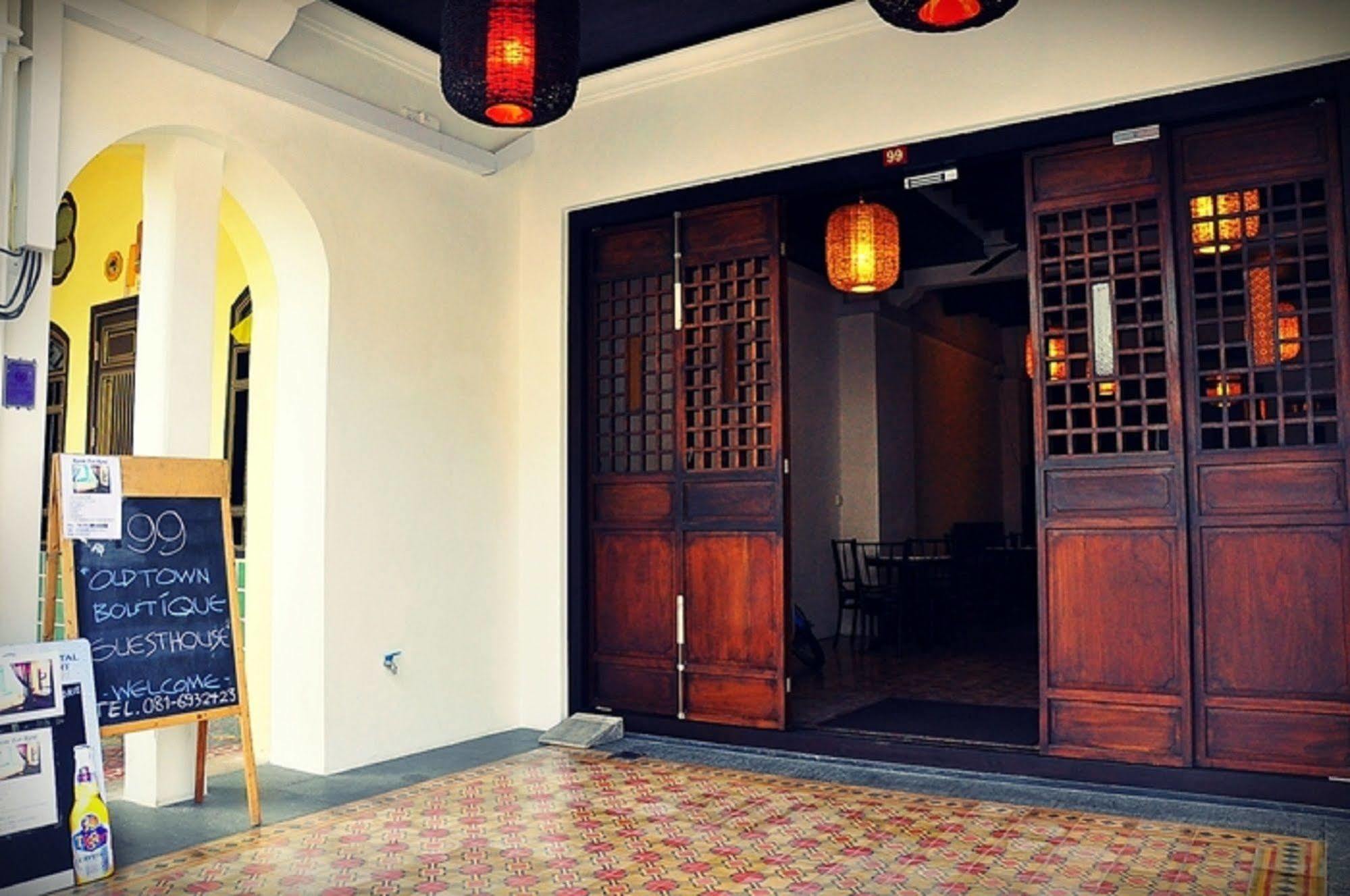 99 Oldtown Boutique Guesthouse Sha Extra Plus Phuket Dış mekan fotoğraf