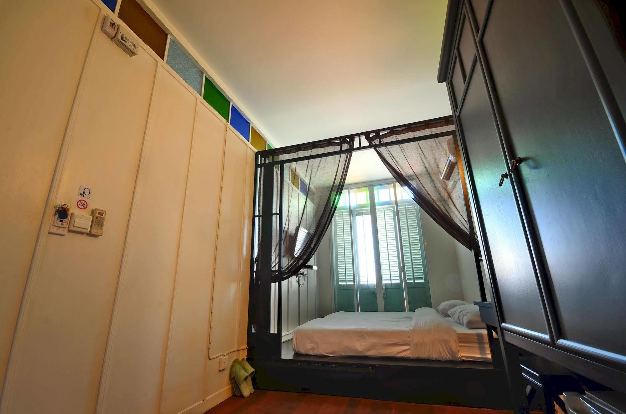 99 Oldtown Boutique Guesthouse Sha Extra Plus Phuket Dış mekan fotoğraf
