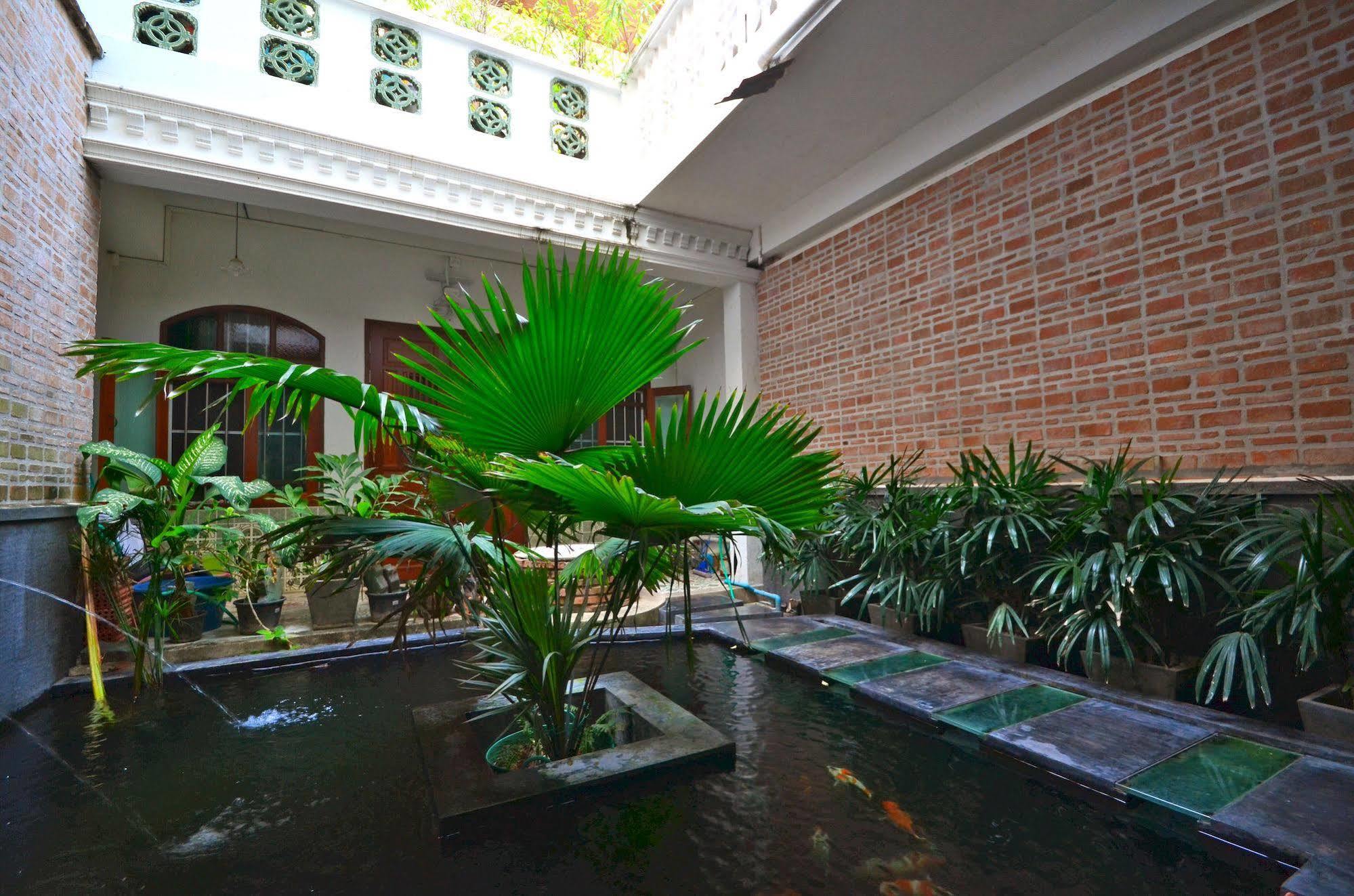 99 Oldtown Boutique Guesthouse Sha Extra Plus Phuket Dış mekan fotoğraf
