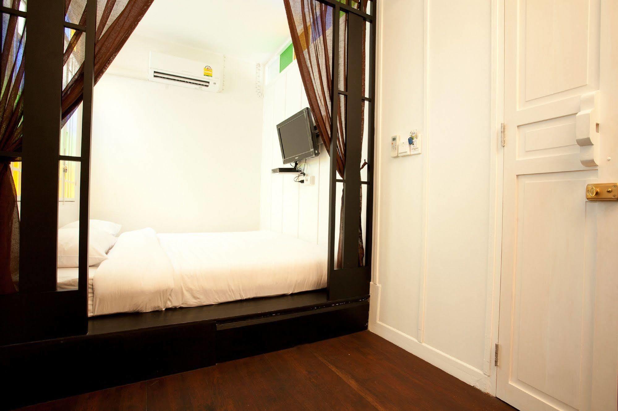 99 Oldtown Boutique Guesthouse Sha Extra Plus Phuket Dış mekan fotoğraf