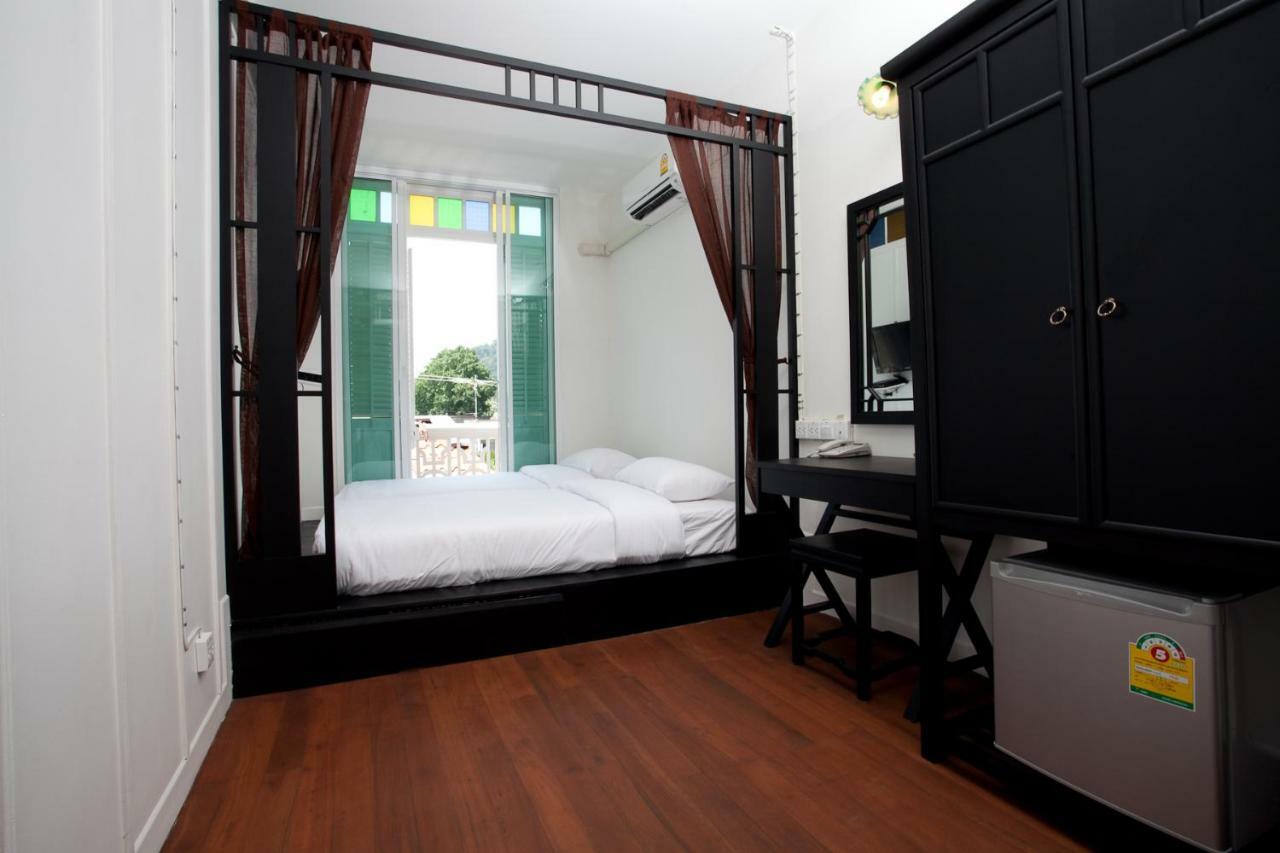 99 Oldtown Boutique Guesthouse Sha Extra Plus Phuket Dış mekan fotoğraf